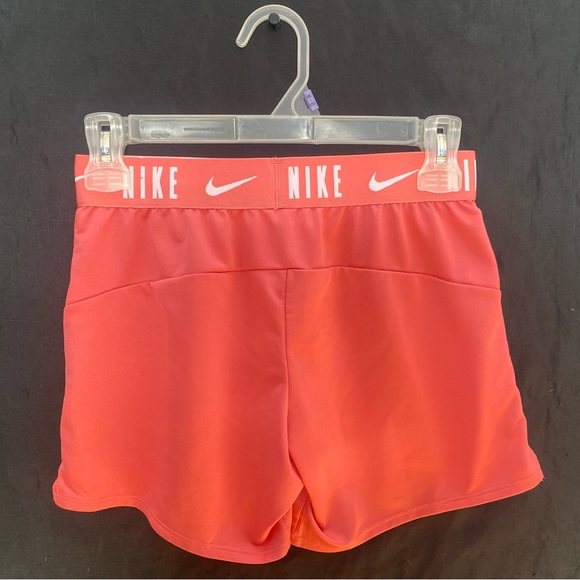 Pink Nike Pros - Picture 2 of 3